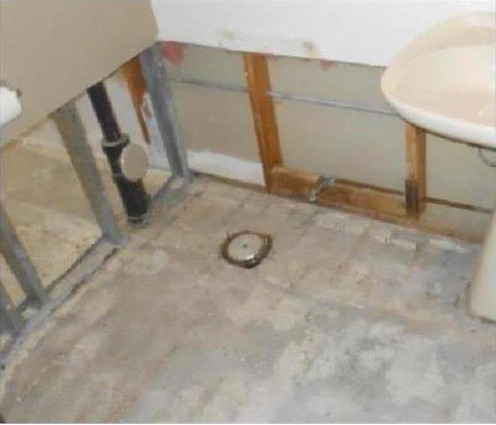 A water damage in a bathroom